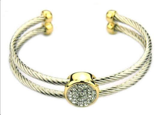 Circle bangle